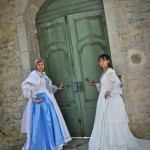 duo-robes-epoque-coiffe-medievale-elisabeth-nicvert-couture-histoire-montbard