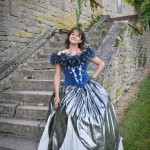 robe-bleue-coiffe-medievale-elisabeth-nicvert-couture-histoire-montbard
